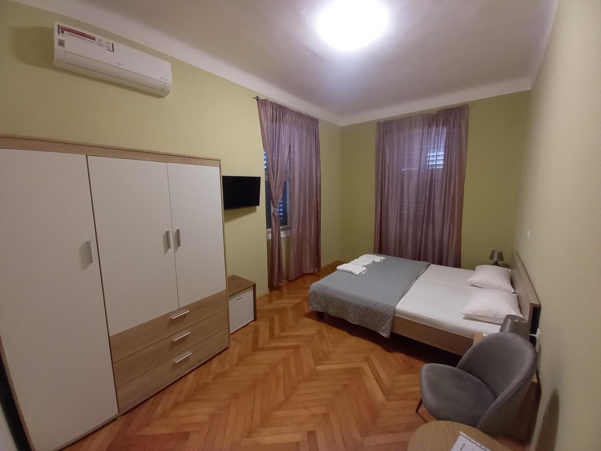 Oskar Amphitheater Apartments And Rooms With Free Parking Pula Bilik gambar